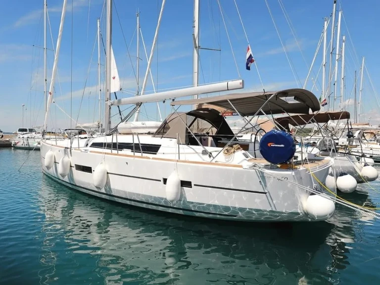 Sailboat for rent Biograd na Moru at the best price