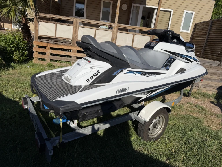 Jet ski for rent Agay at the best price