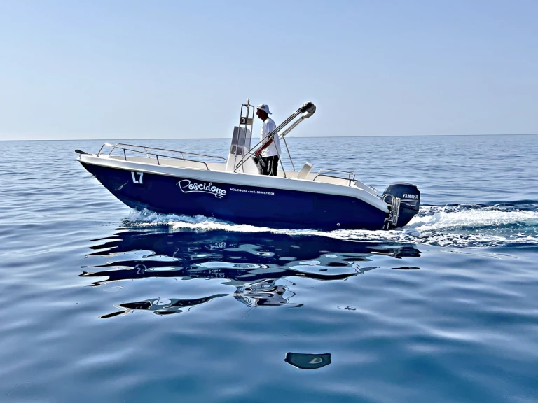 Lazzari 565 in Andrano on SamBoat