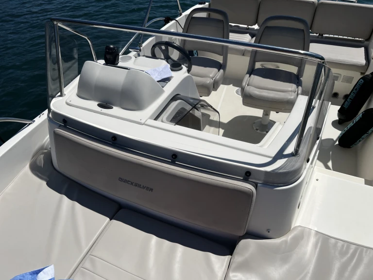 Motorboat for rent Saint-Malo at the best price
