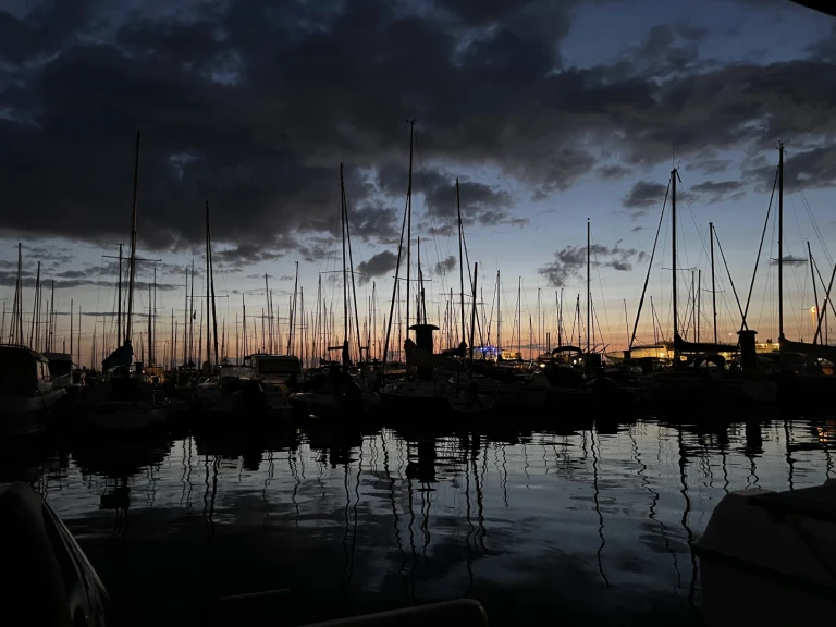 Yacht charter Saint-Malo cheap Activ 675 Sundeck