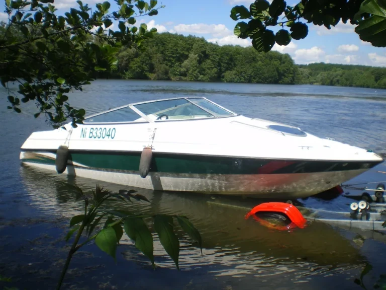 Motorboat rental with or without captain Seaswirl Metz