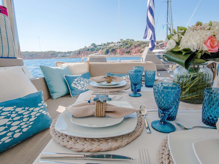 Yacht charter Santorini (Island) cheap Lagoon 52 F