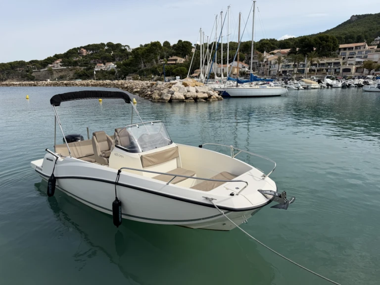 Motorboat rental with or without captain Quicksilver La Madrague