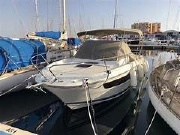 Bareboat Rental Motorboat Jeanneau with a boat licence
