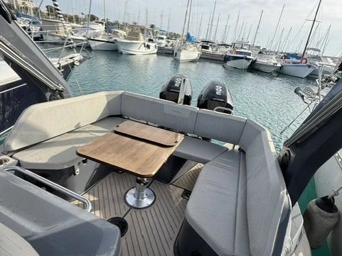 Rent a Zodiac Medline 9 Cogolin