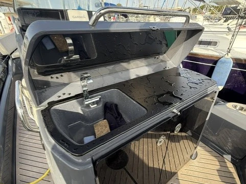 Yacht charter Cogolin cheap Medline 9