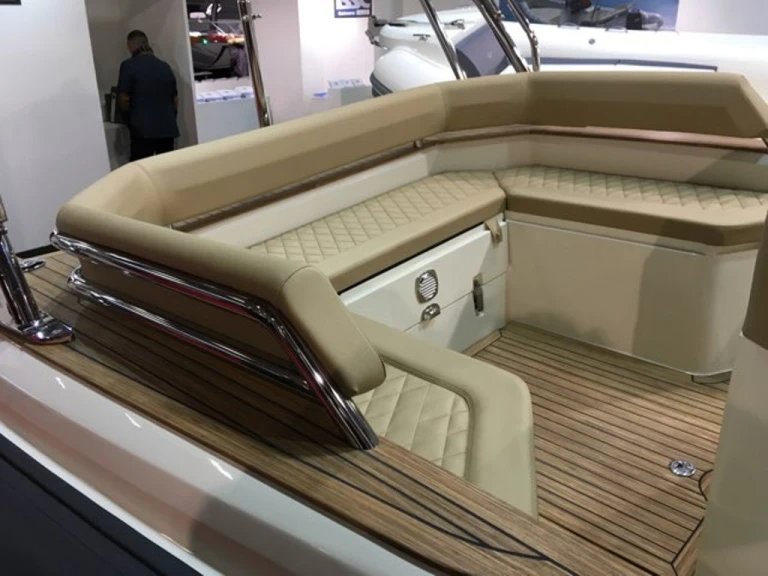 Rent a Bsc 70 Sport Hyères