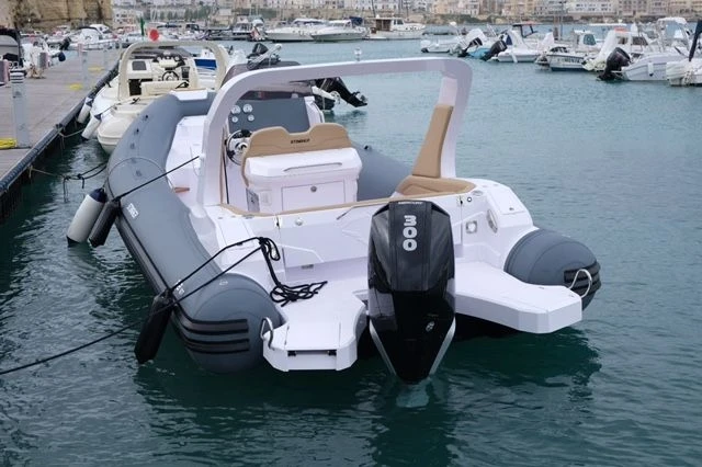 Boat rental Italboats STHINGER 28 GT in Hyères on Samboat