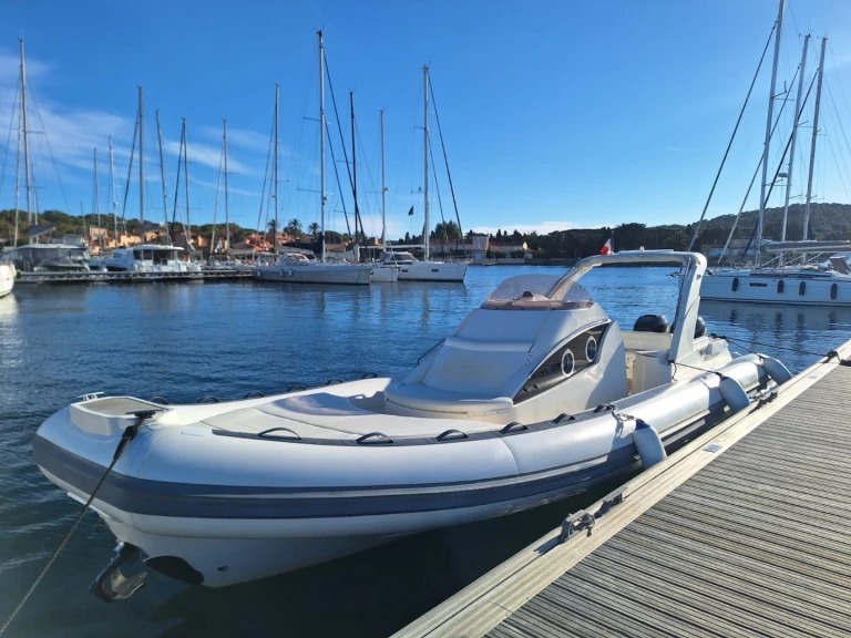 Rent a Bwa BWA 34 Hyères