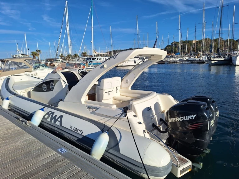 Yacht charter Hyères cheap BWA 34