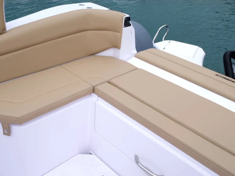 Italboats STHINGER 28 GT charter bareboat or captained in  Hyères