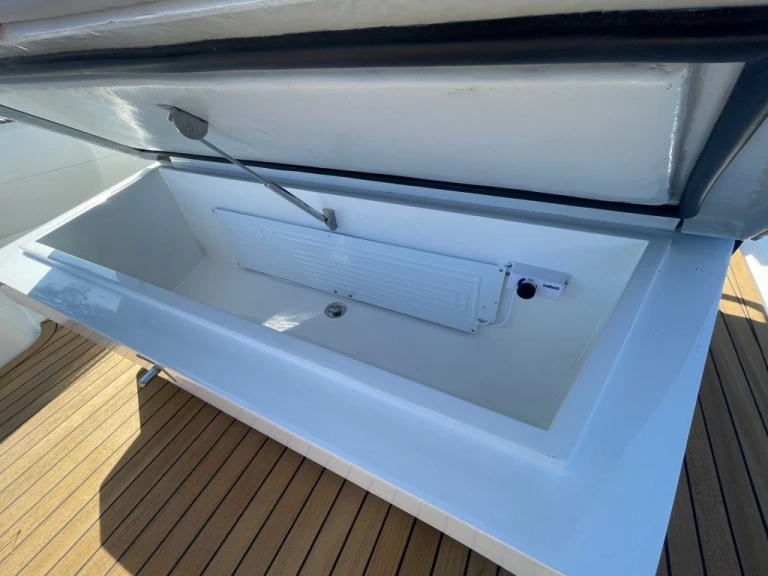 Novamarine RH 1000 in Hyères on SamBoat