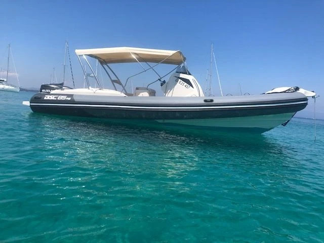 Bareboat Rental RIB Bsc with a boat licence