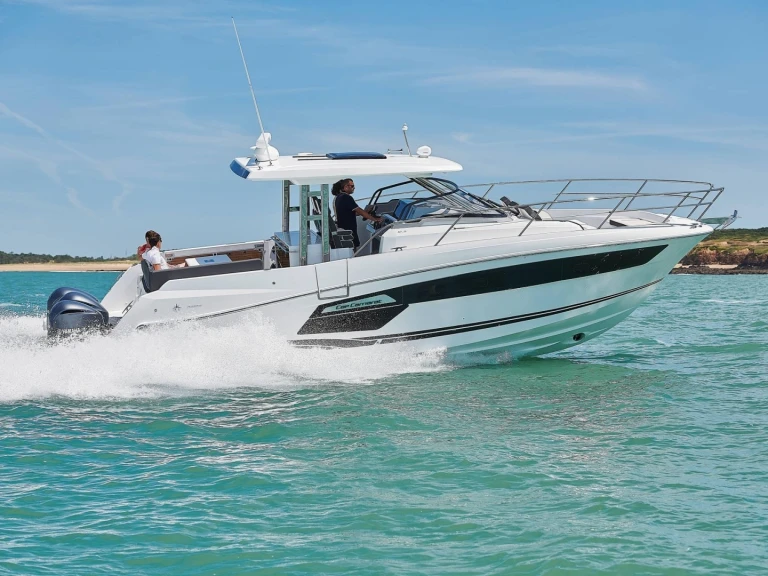 Bareboat Rental Motorboat Jeanneau with a boat licence