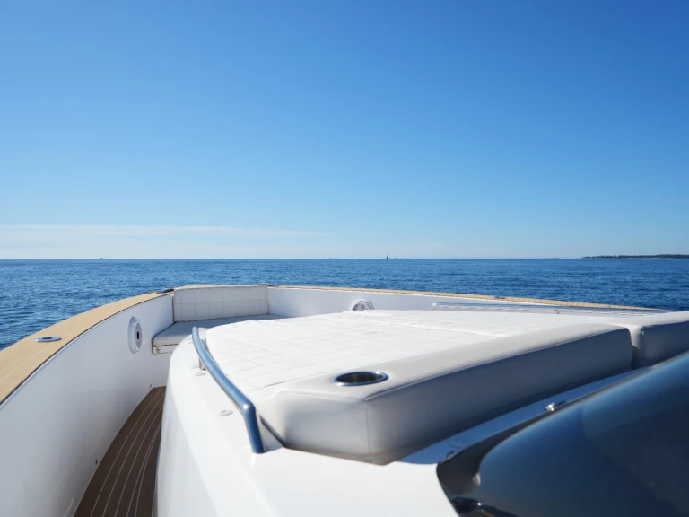 Motorboat rental with or without captain Pardo Yachts Golfe-Juan