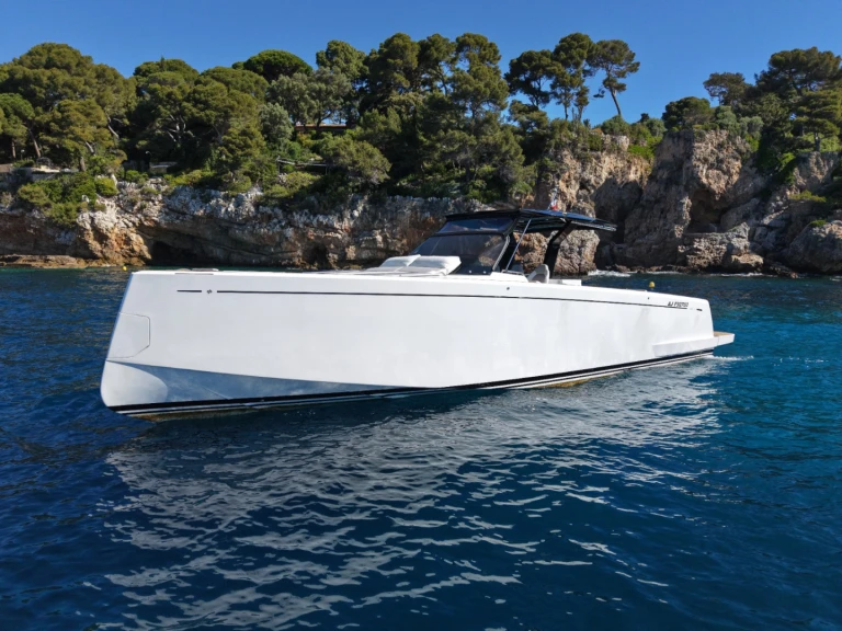 Pardo Yachts Pardo 43 in Golfe-Juan on SamBoat