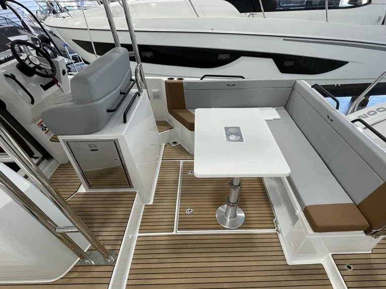 Yacht charter Cogolin cheap Flyer 9