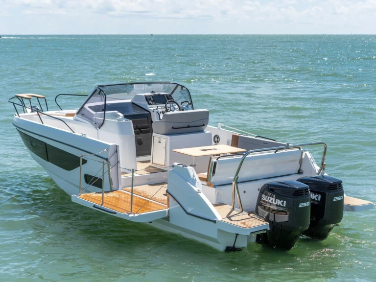 Motorboat rental in Cogolin - Bénéteau Flyer 9