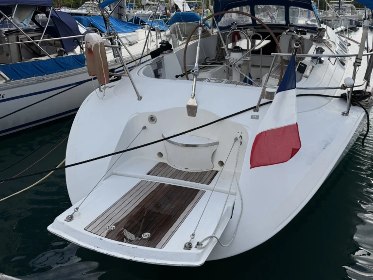 Boat rental Bénéteau First 42 S7 in Le Marin on Samboat
