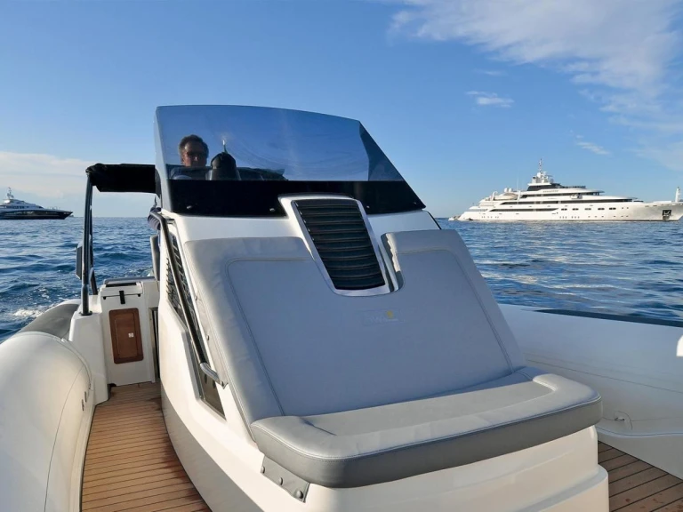 RIB rental with or without captain Bwa Cogolin