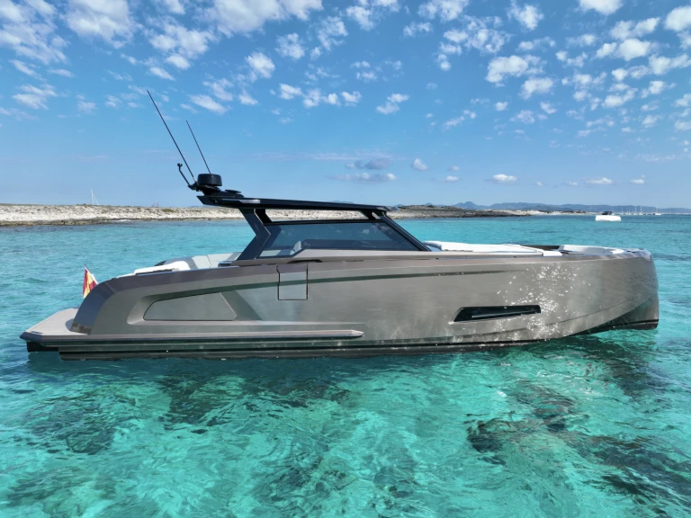 Motorboat for rent Ibiza Town at the best price