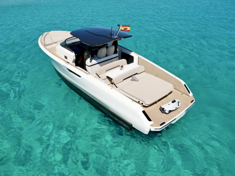 Bareboat Rental Motorboat BELLINI with a boat licence
