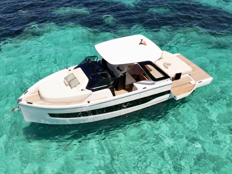 Motorboat rental in Ibiza Town - Cranchi A32