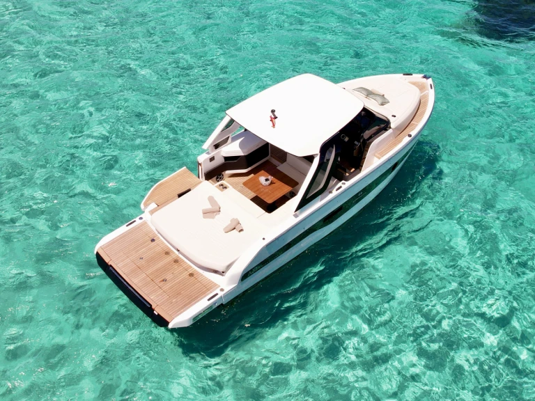 Boat rental Cranchi A32 in Ibiza Town on Samboat