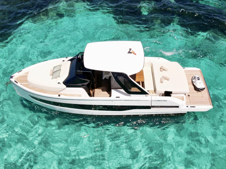 Motorboat for rent Ibiza Town at the best price
