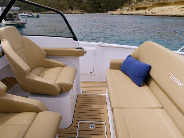 Rent a sterk 31 RC Ibiza Town