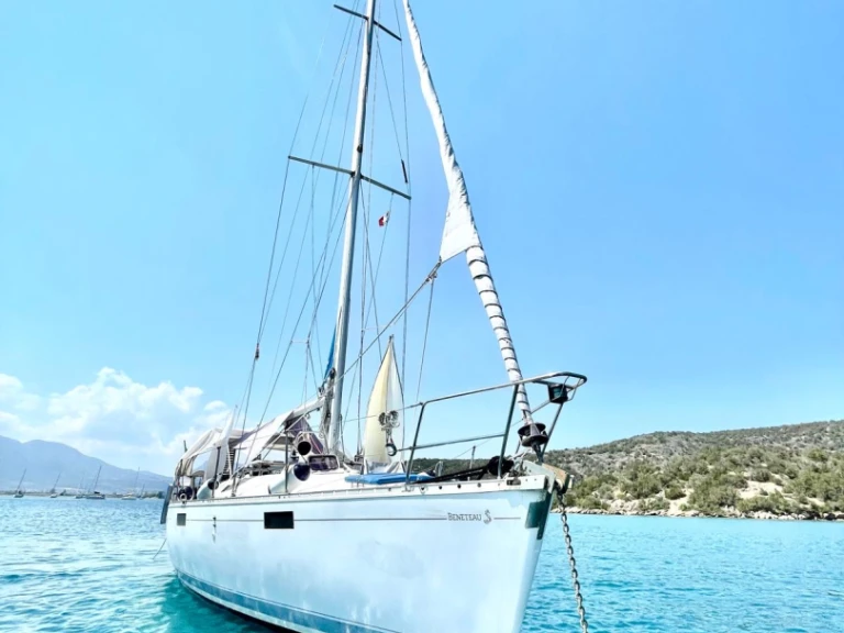 Bénéteau Oceanis 390 in Ibiza Town on SamBoat
