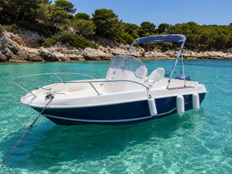 Motorboat for rent Sainte-Maxime at the best price