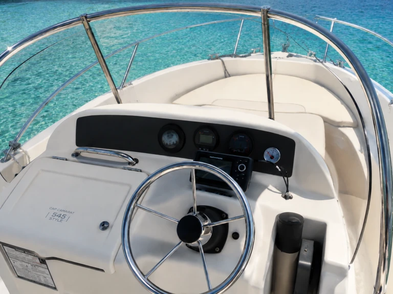 Yacht charter Sainte-Maxime cheap Cap Camarat 545 CC