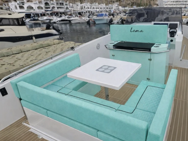 Lema Kalon 29 in Ibiza Town on SamBoat