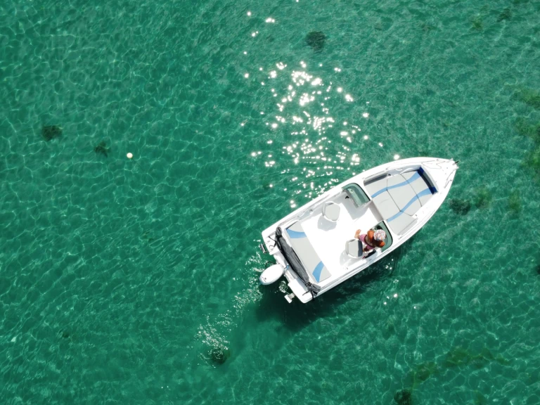 Motorboat for rent Chalkidikís at the best price