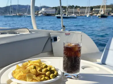 Sea Ray Sea Ray 240 Sundeck in Santa Ponsa on SamBoat
