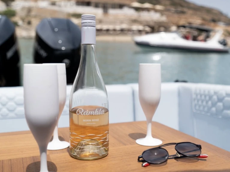 Rent a Technohull GRAND SPORT 38 Kýthnos (City)