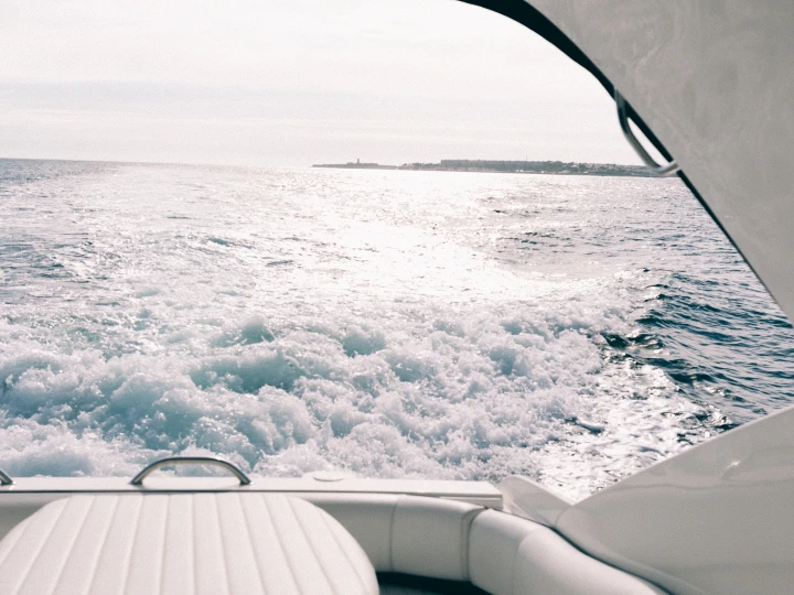 Rent a Fairline Phantom 40 Lisbon
