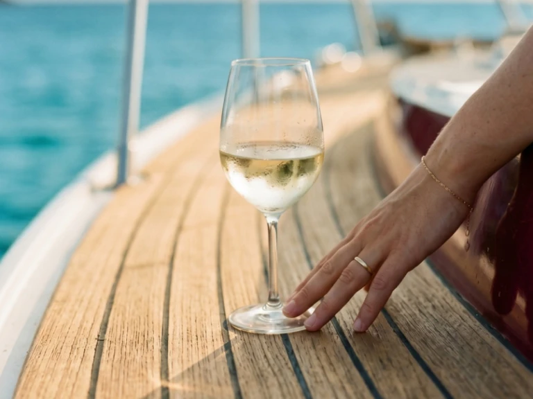 Yacht charter Palma de Mallorca cheap Arcoa 1017