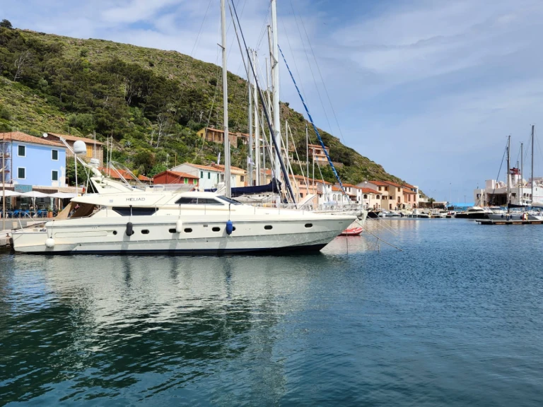 Rent a Ferretti Ferretti 60 Pisa