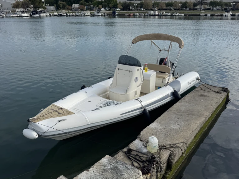 Falkor falkor 23 in Zadar on SamBoat