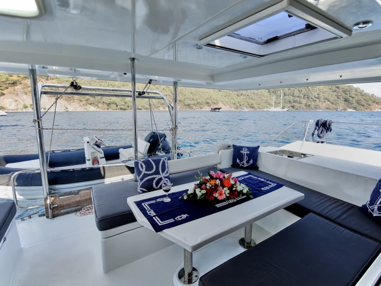 Boat rental Leopard Leopard 40 in Tivat on Samboat