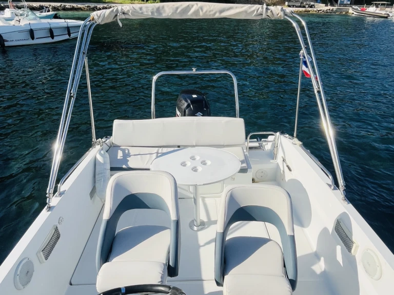Boat rental Bénéteau Flyer 6.6 SPACEdeck in Antibes on Samboat