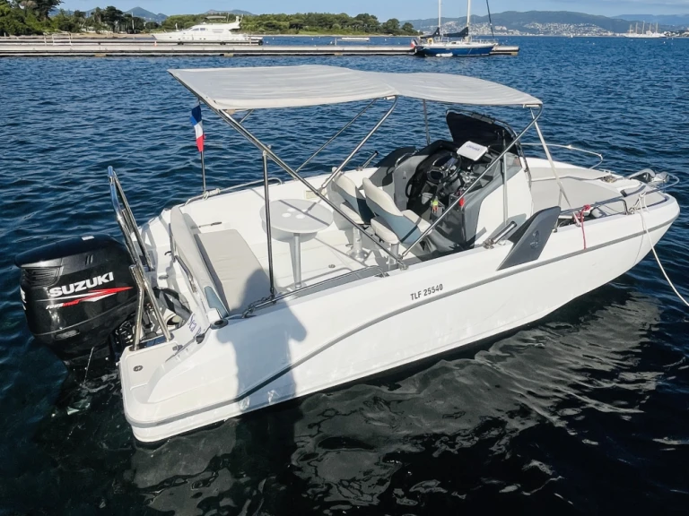 Bénéteau Flyer 6.6 SPACEdeck charter bareboat or captained in  Antibes