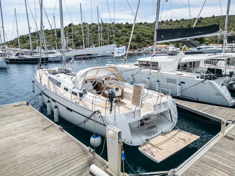 Boat rental Bavaria Cruiser 56 in Primošten on Samboat