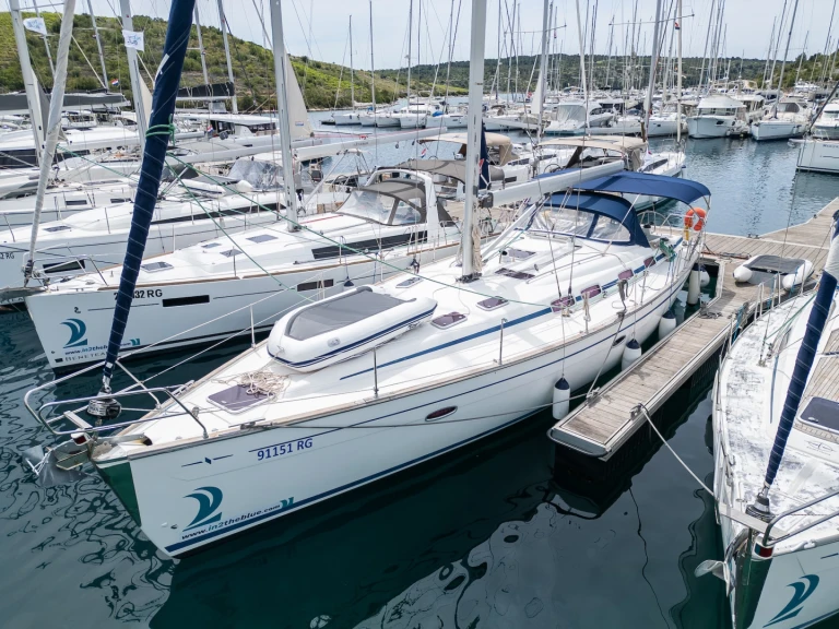 Rent a Bavaria Cruiser 46 Primošten