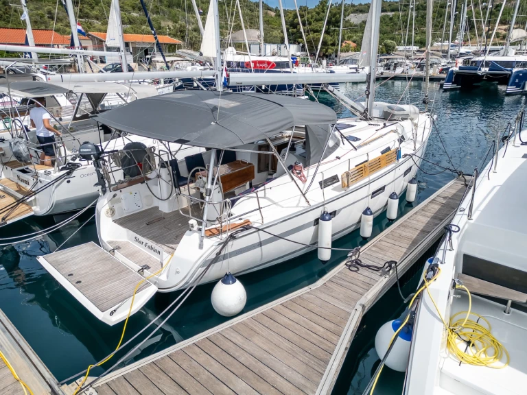 Bavaria Cruiser 40 in Primošten on SamBoat