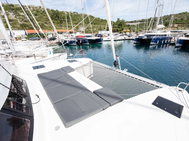 Rent a Fountaine Pajot Astrea 42 Primošten