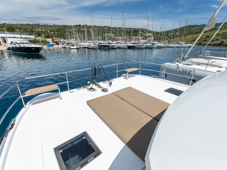 Motorboat rental with or without captain Fountaine Pajot Primošten